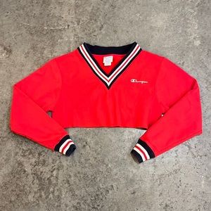 ✨ Champion Reverse Weave Cropped V-Neck Sweatshirt